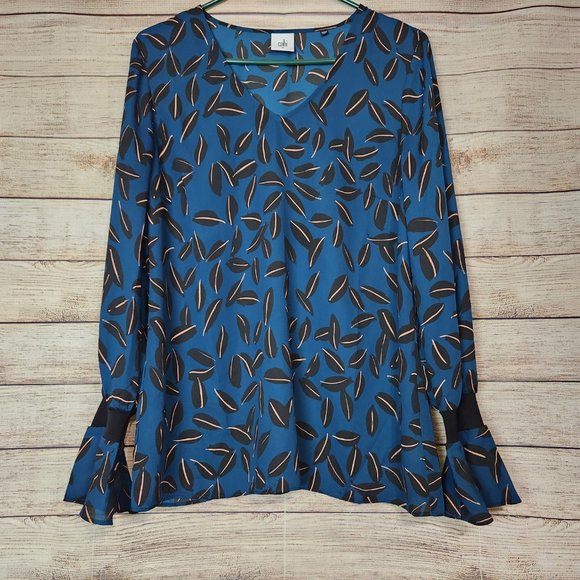 CAbi Shadow Leaf Blouse Women's Size Medium Ruffle Finish Flutter Sleeves Blue - Picture 13 of 13